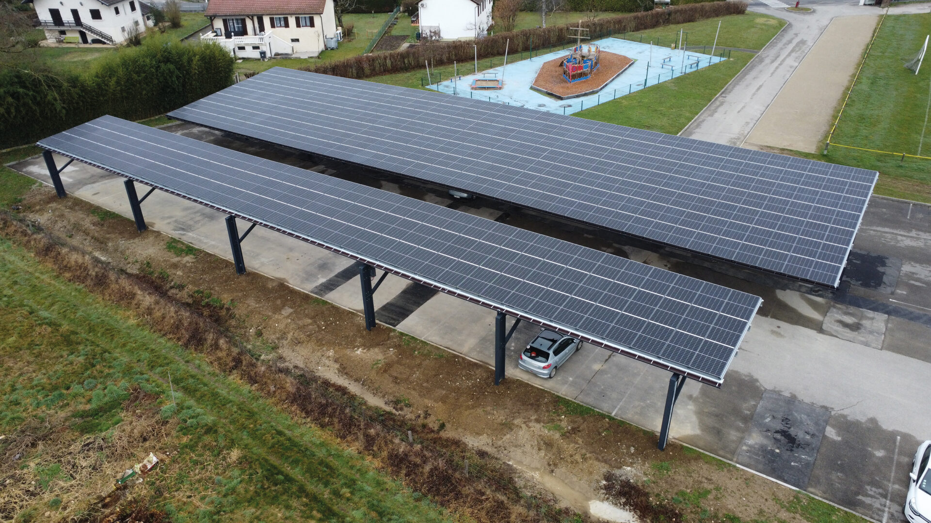 Ombrières photovoltaïques (469 kWc) en autoconsommation collective de la commune des Abrets en Dauphiné
